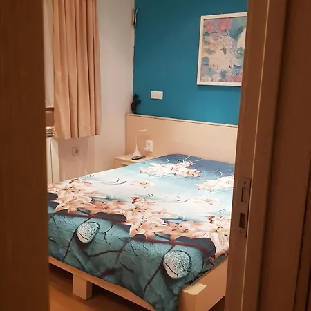 Libera אכסניה